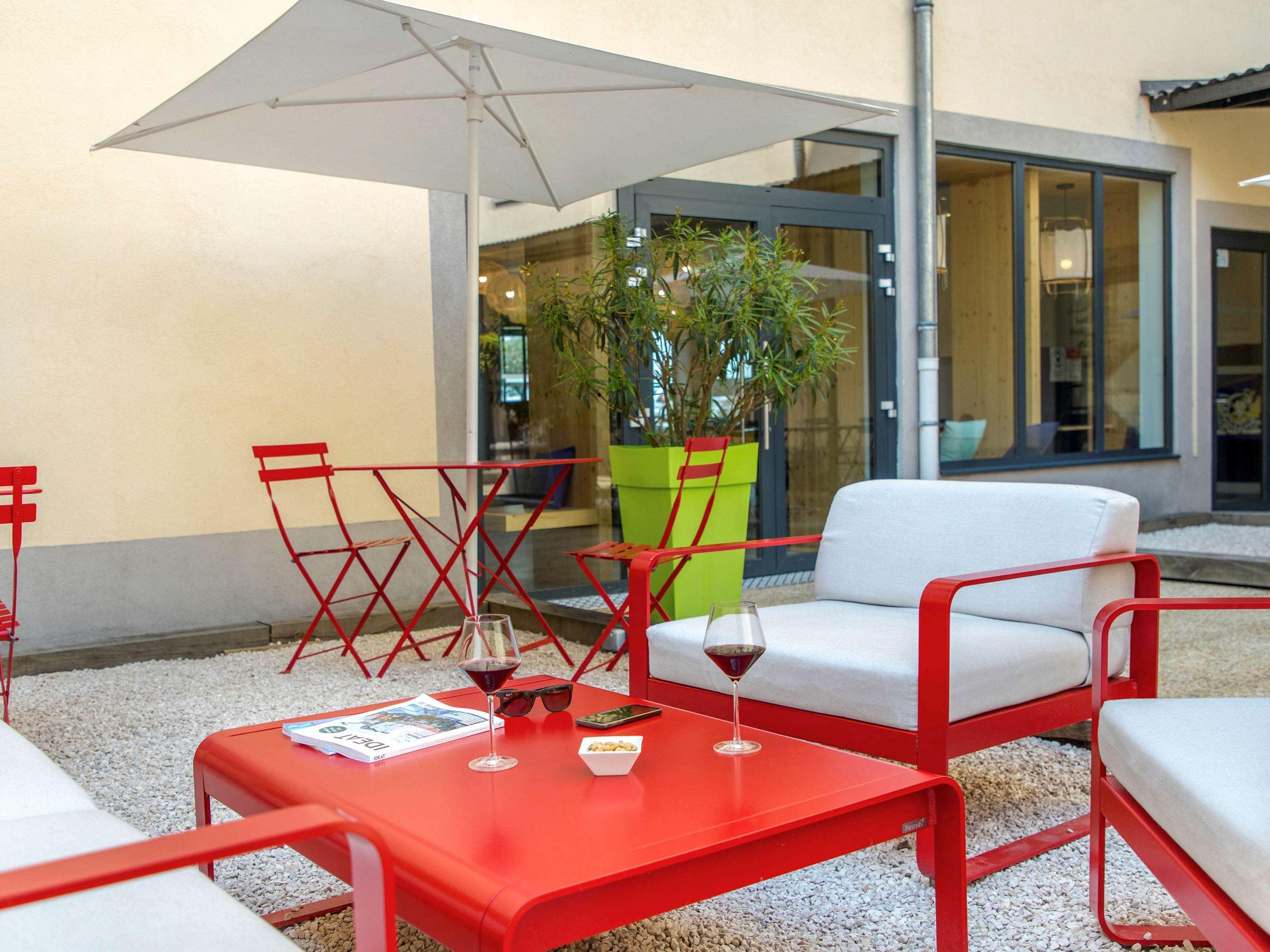 ホテル Ibis Lyon Sud Vienne Saint-Louis エクステリア 写真